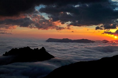 Đến Với Ngọn Núi Có Thể Ngắm Toàn Cảnh Hong Kong Đến Với Ngọn Núi Có Thể Ngắm Toàn Cảnh Hong Kong