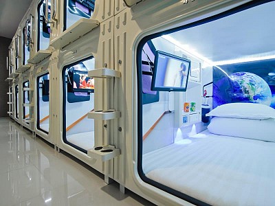 Trải nghiệm tại khách sạn con nhộng ở Hồng Kông Trải nghiệm tại khách sạn con nhộng ở Hồng Kông