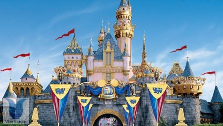 Disney Land Lễ 2-9