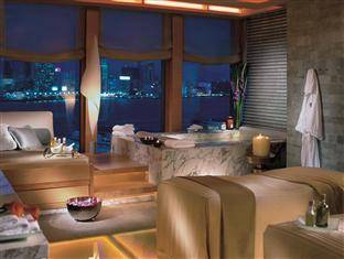 Four Seasons Hotel Hong Kong