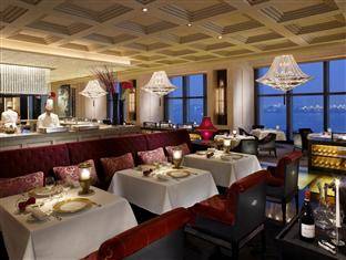 Four Seasons Hotel Hong Kong