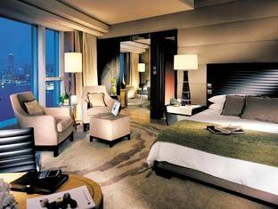 Four Seasons Hotel Hong Kong