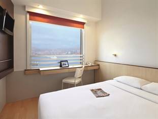 Ibis North Point Hotel