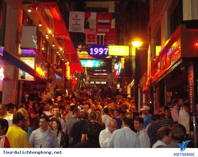 Lan Kwai Fong Lan Quế Phường – Ăn chơi xuyên màn đêm - Ảnh 10 Lan Kwai Fong Lan Quế Phường – Ăn chơi xuyên màn đêm - Ảnh 10