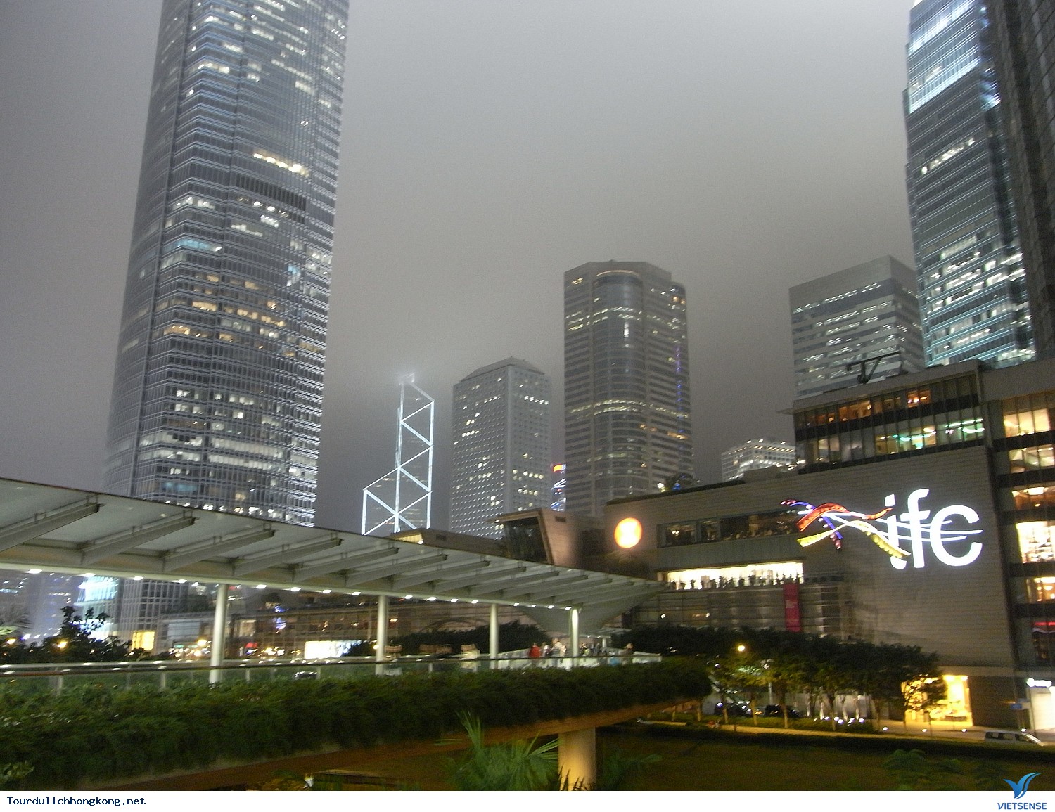 Mua sắm gì khi đi thăm quan Hồng Kông? - Ảnh 1