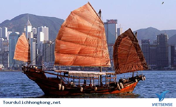 Thuê một chiếc thuyền ghe