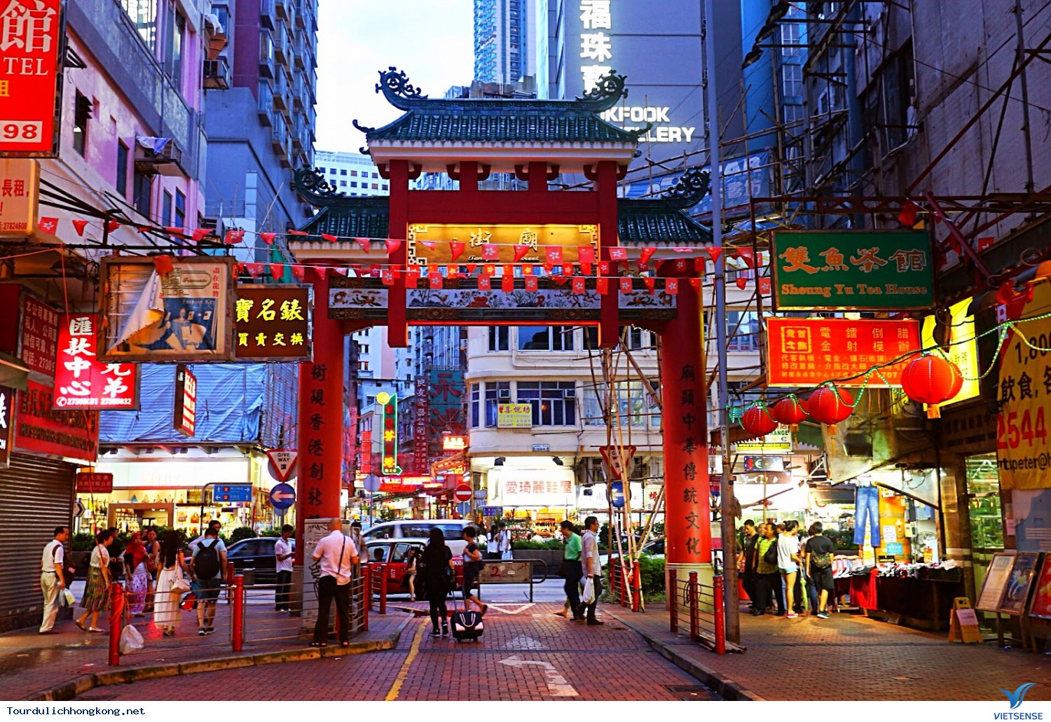 thi-truong-temple-street--tour-du-lich-hong-kong thi-truong-temple-street--tour-du-lich-hong-kong